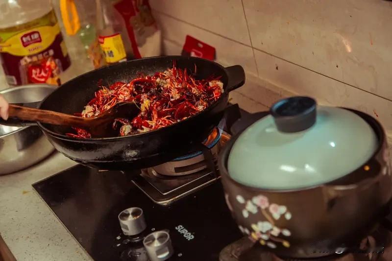 三餐烟火，四季趣事，认真生活好好玩乐，用点滴瞬间，定格一整年的美好。