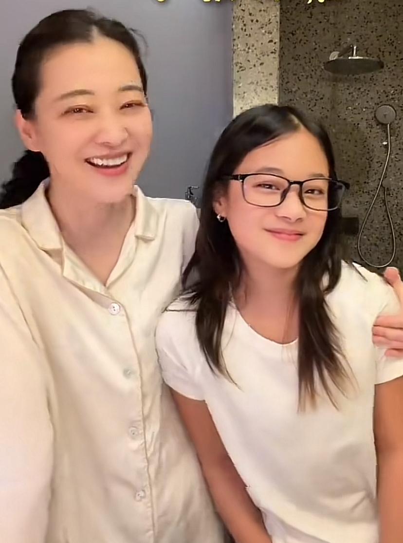 基因真是门玄学！生孩子跟开盲盒一样。不到出生那一刻，都不知道孩子像谁。

同样是