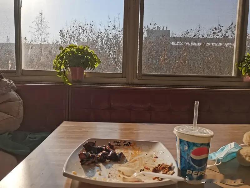 笔者ahwwxbh

消化科医生提醒：饭后半小时是养胃关键窗口，7件事不要做，坏