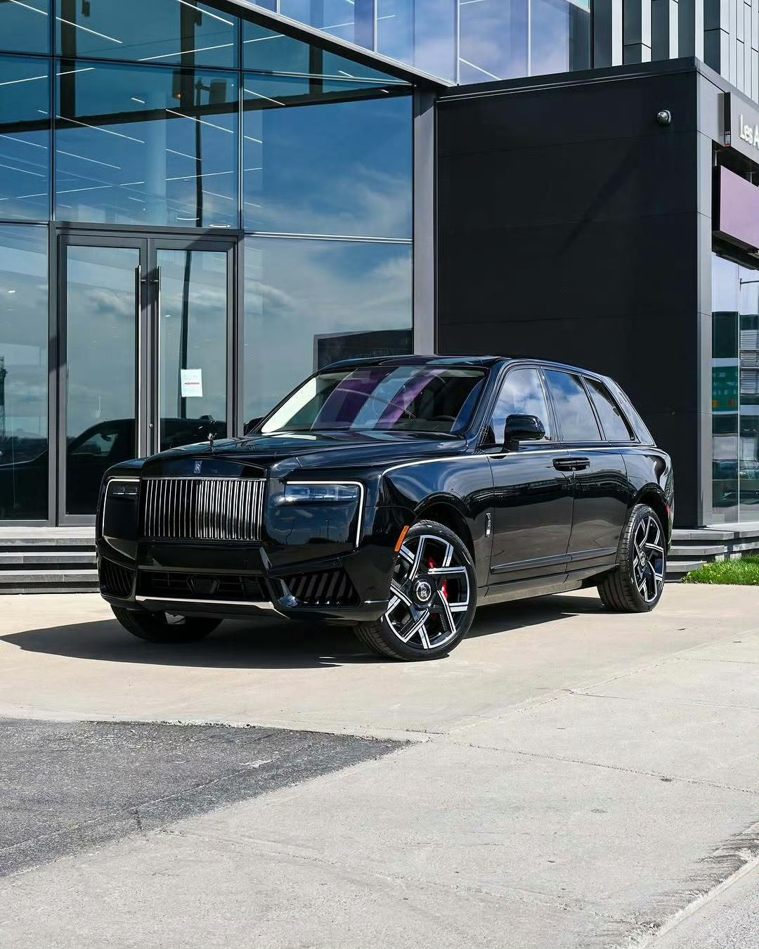 劳斯莱斯 Cullinan Black Badge [酷][酷] ​​​