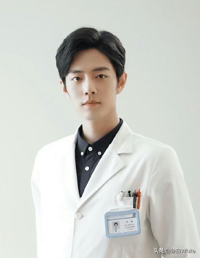9月8日，肖战将无缝进组《小城良方》！
《谍照上不封顶》拍摄进度调整，本来肖战有