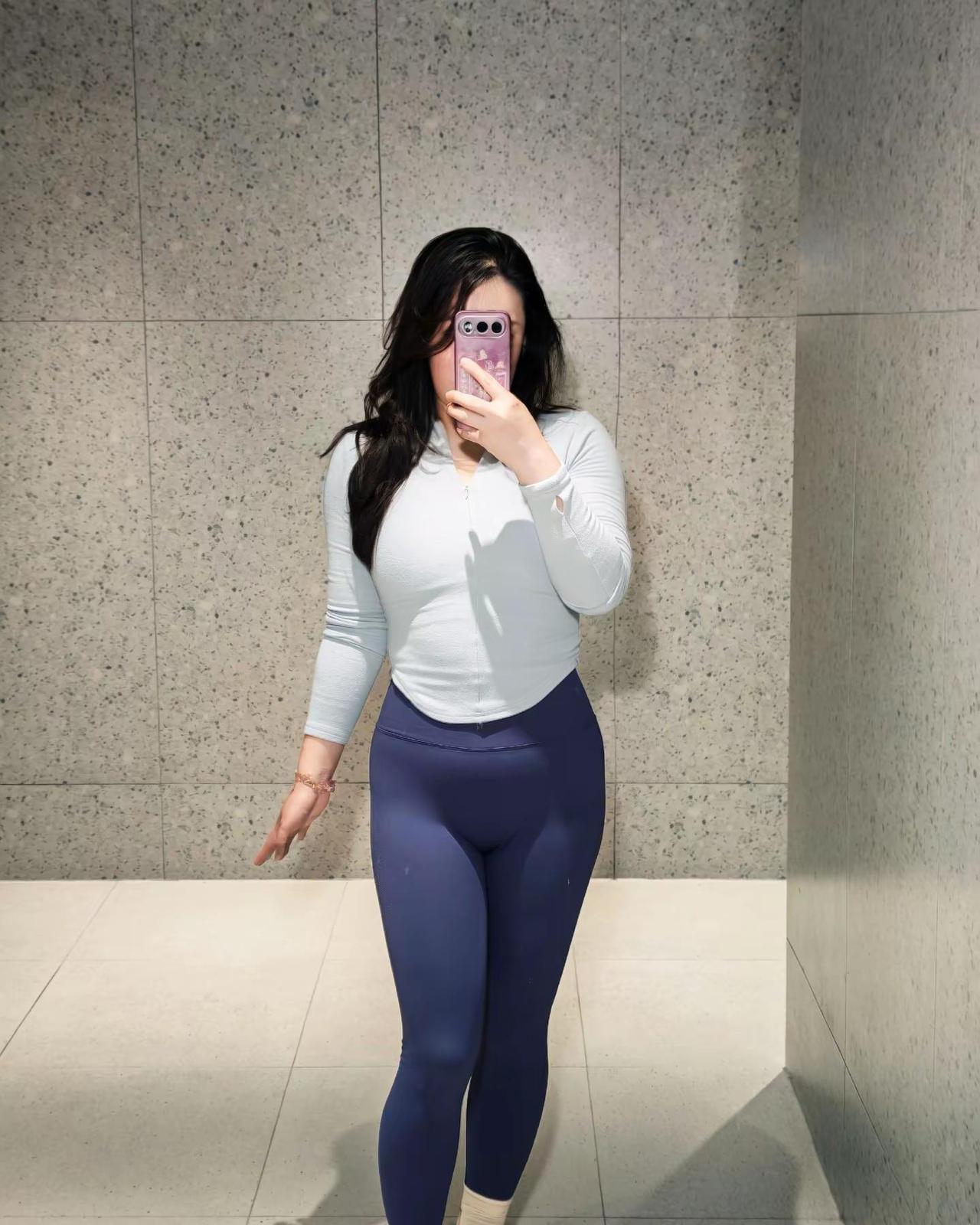 粗茶淡饭不要紧，朋友散场没关系，只要你拥有热气腾腾的灵魂，日子就不会差。 撸铁少