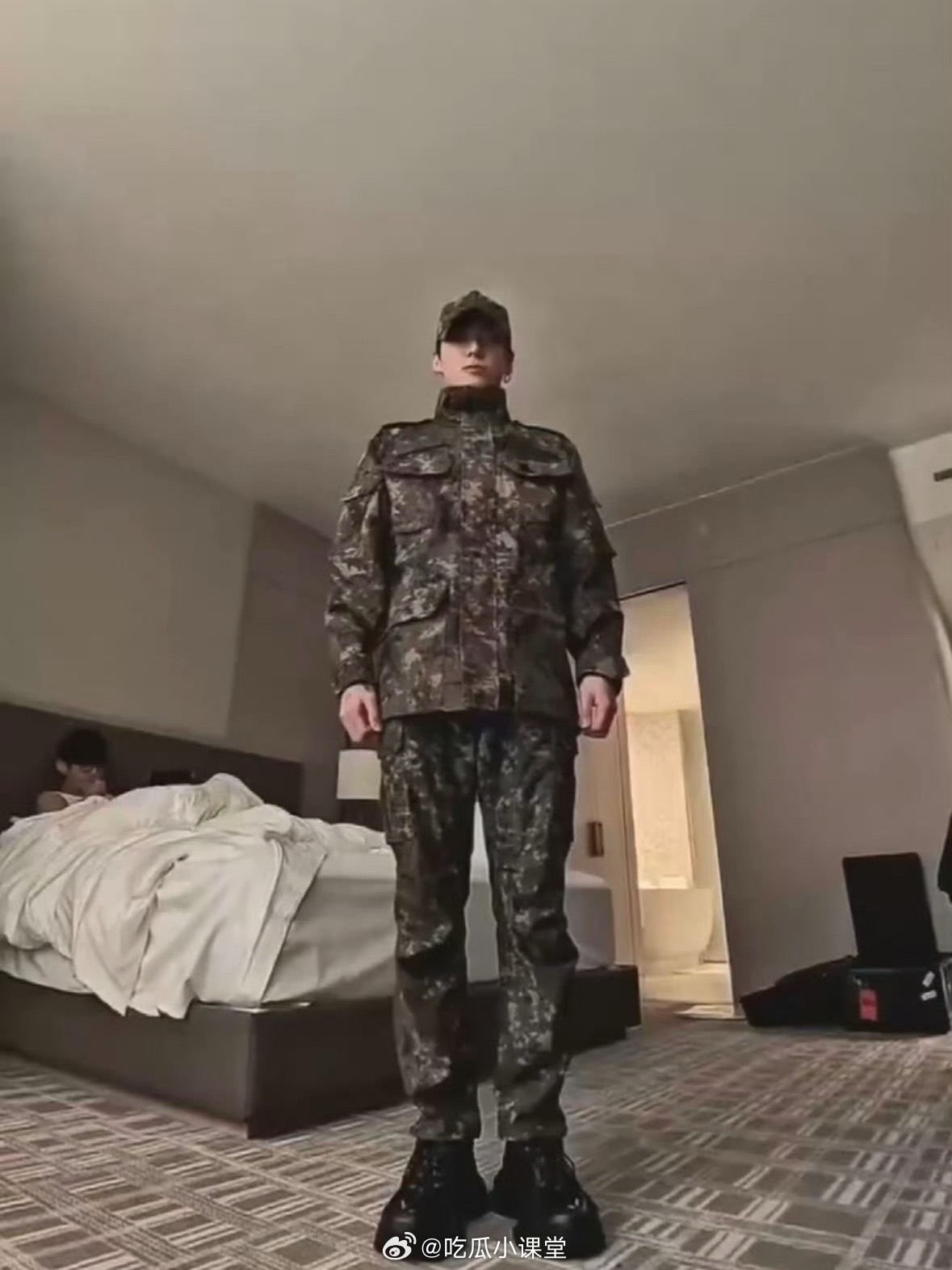 金泰亨田柾国swim军装cha救命！金泰亨和田柾国这个军装cha我直接看了十遍才