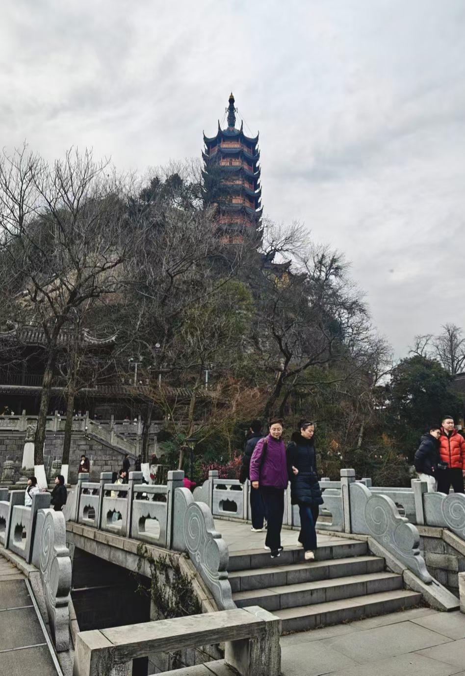 晒图笔记大赛古塔凌云，石桥横波，冬末的风里藏着春的消息。踏过青石板，看游人往来，