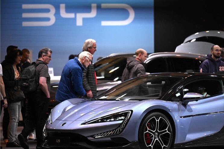 中欧就电动汽车关税达成协议

欧盟星期一（1月12日）宣布，北京和布鲁塞尔已就中