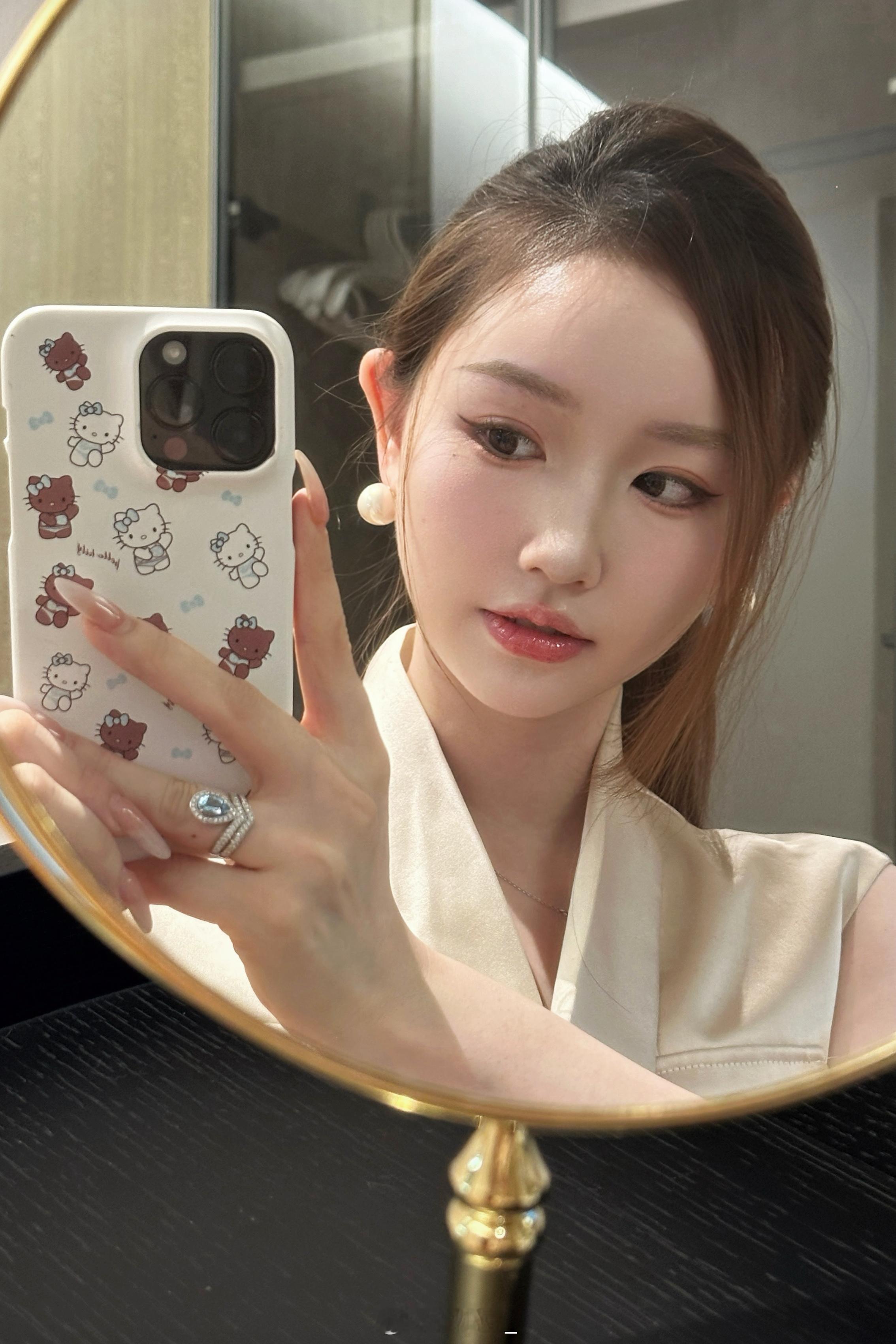 中秋快乐🎑 够钟体家好月圆啦🥮 ​​​