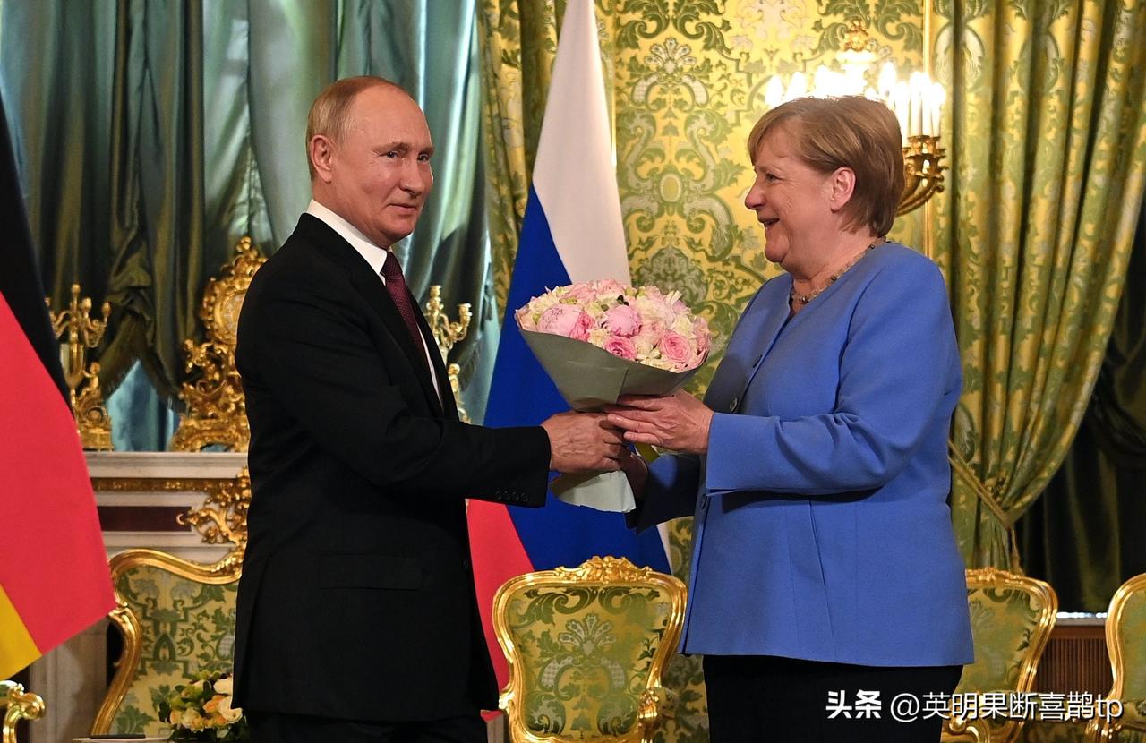 欧盟外交“无人可用”？想急召默克尔出山救场，普京会买账吗？

随着国际形势的变化