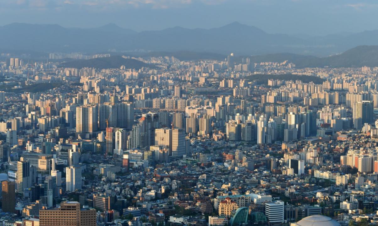 9月3日当天，韩国光州双年展的一场风波直接冲上了中韩舆论的焦点。一场本该纯粹的当