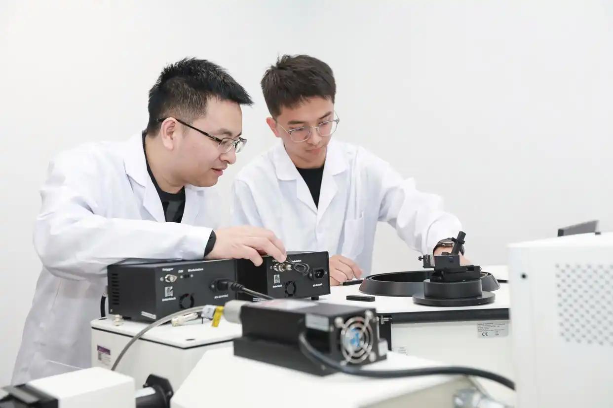 更上一层楼！中国通告全球：中国稀土研究有新突破，引发美西方高度关注

北京时间 