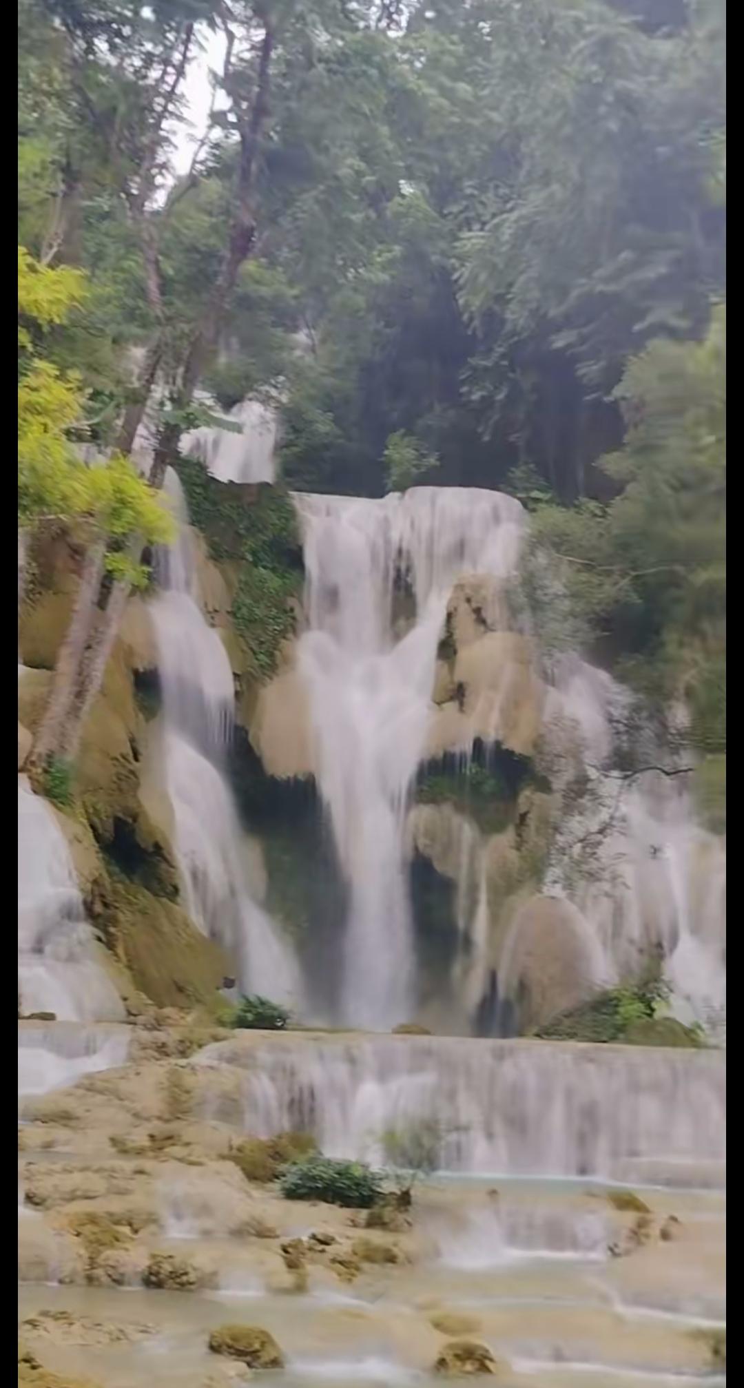 穷人和有钱人真的是无法比较，有钱人整天这里游山玩水，到处去旅游，我们穷人就只能老