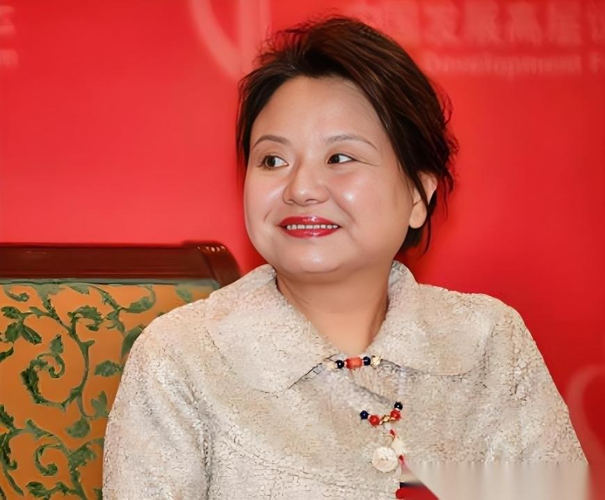 “中国的钱我是不会还的！”一位女企业家欠下200亿巨额债务，却一分钱都不还。随后