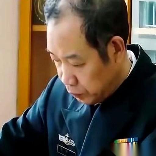 美国海军砸下130亿美元造出的全球最贵航母“福特号”，这几年硬生生把自己熬成了一