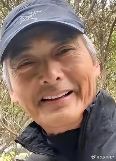 全网最没架子的影帝， 估计就是周润发了。   不是因为他演过上海滩，也不是他身家