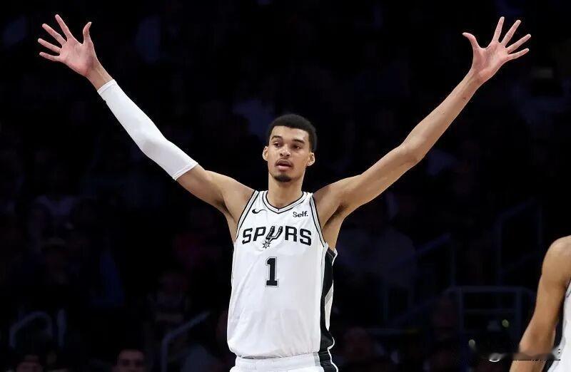 盘点一下今日NBA重要信息如下;

文班亚马全票当选DPOY：你的判断完全准确。