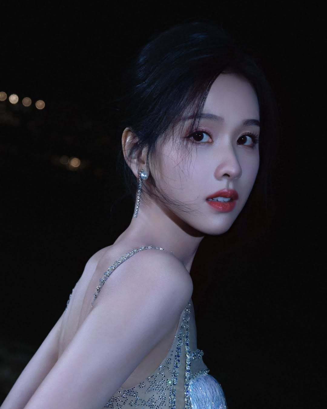 陈都灵 