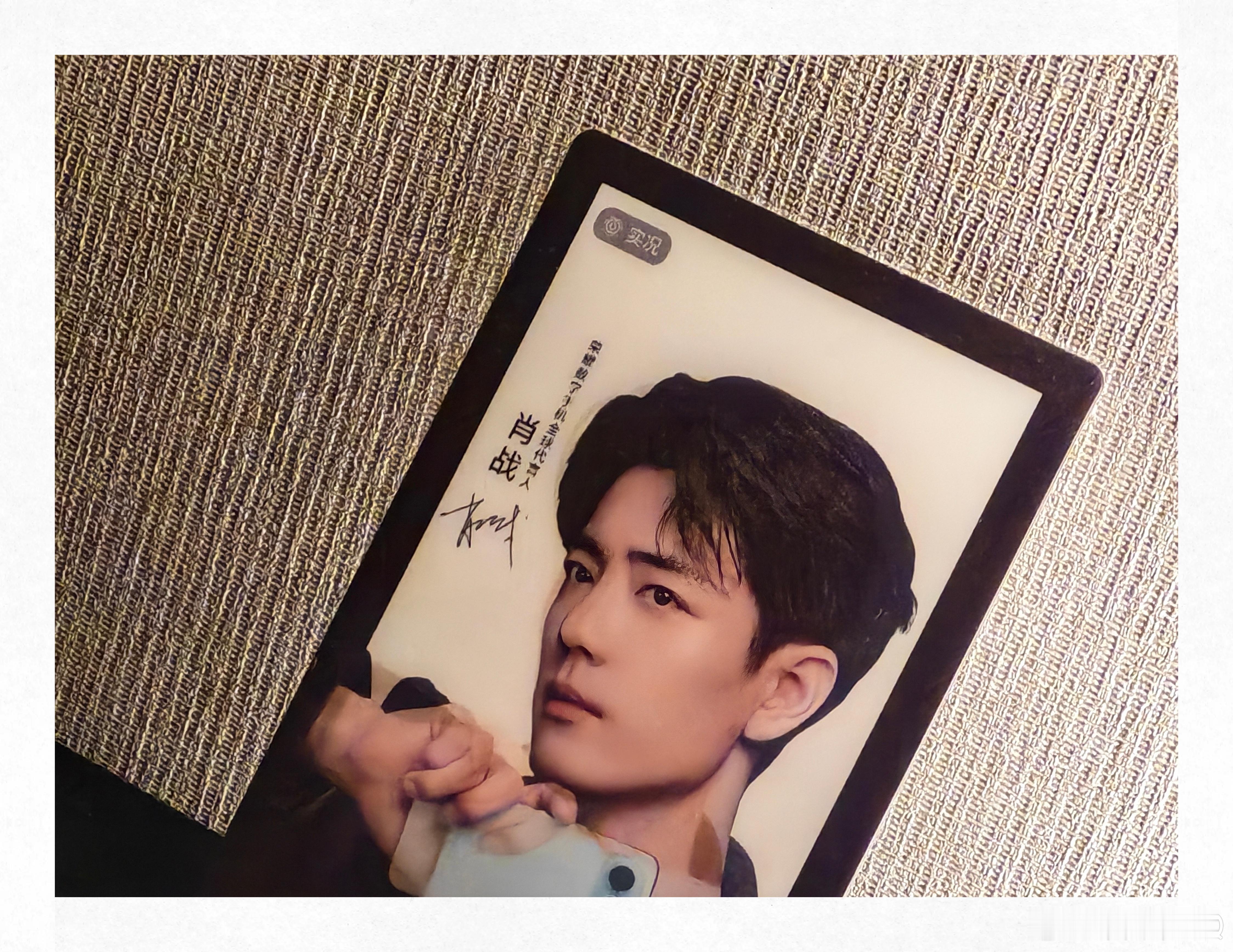 明天看肖战今天机场好多女粉丝，不知道是不是迎接他的？ 