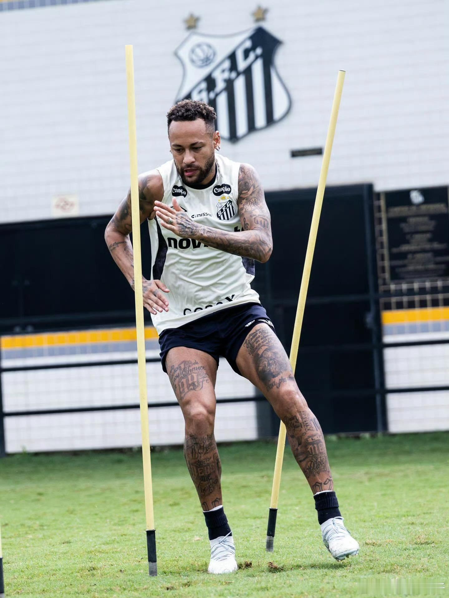 内马尔内马尔 训练，周二的 