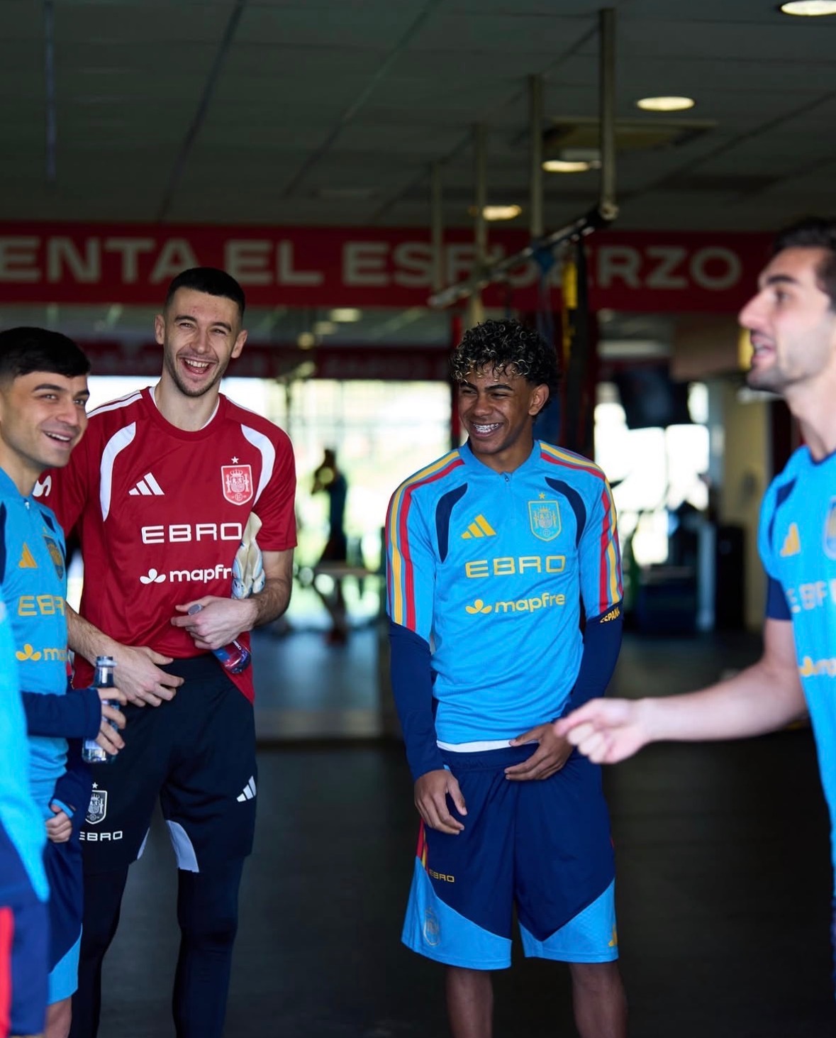 巴萨球员在西班牙国家队🇪🇸🇪🇸🇪🇸🇪🇸巴萨至死不渝红蓝魂