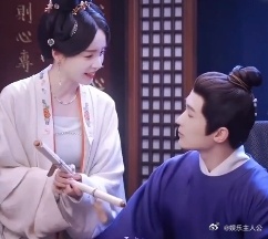   柯颖梁永棋拼好图  这拼图里藏着柯颖梁永棋满满的故事感，每天我都眼巴巴盼着新