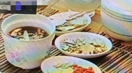 养生的门道可多了。食疗是基础，多吃富含不饱和脂肪酸的坚果、高纤维的粗粮、高蛋白的