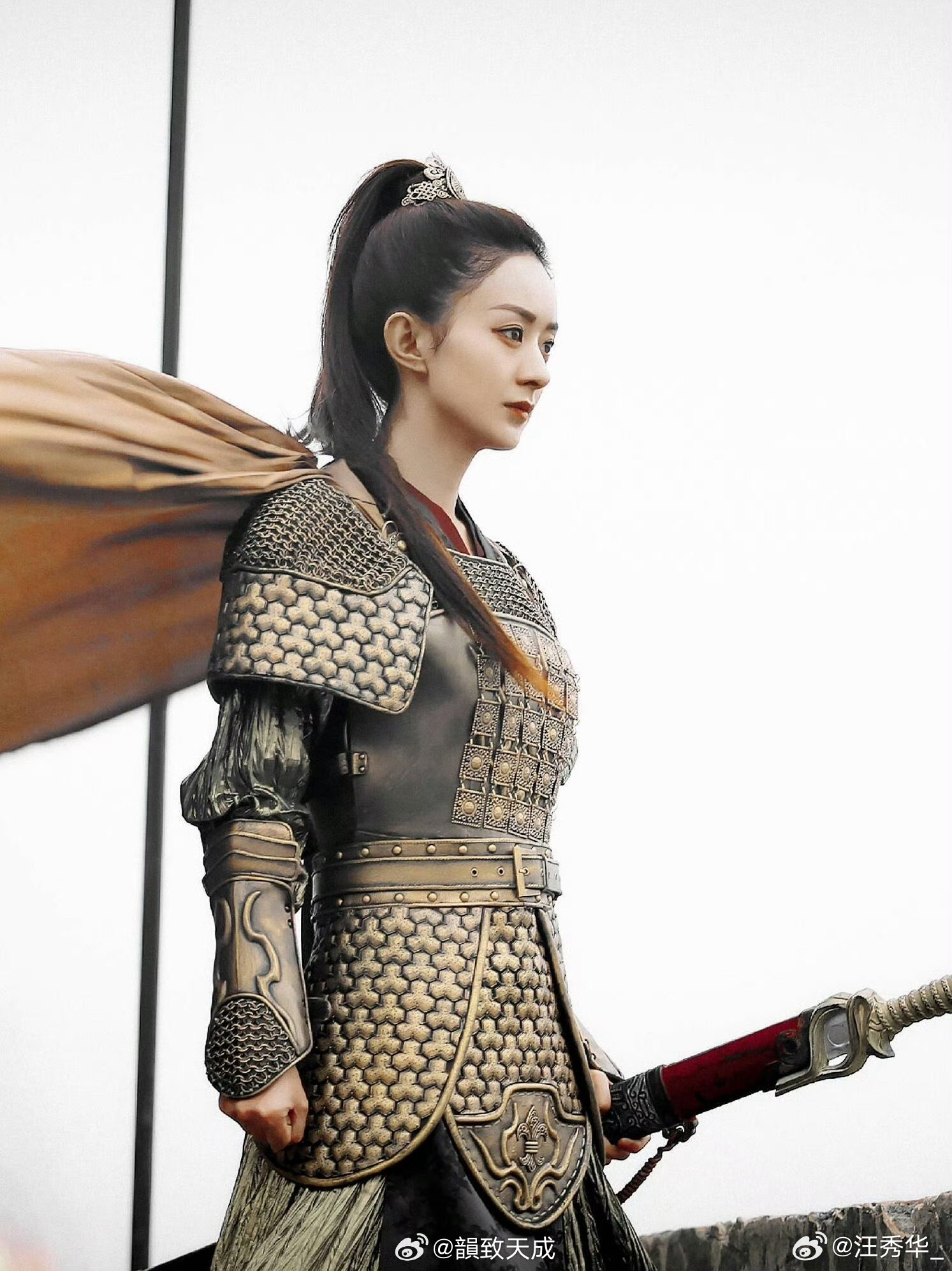 赵丽颖我少女时代的女英雄赵丽颖一直用言行传递着正能量，告诉我们要自信要坚持，不必