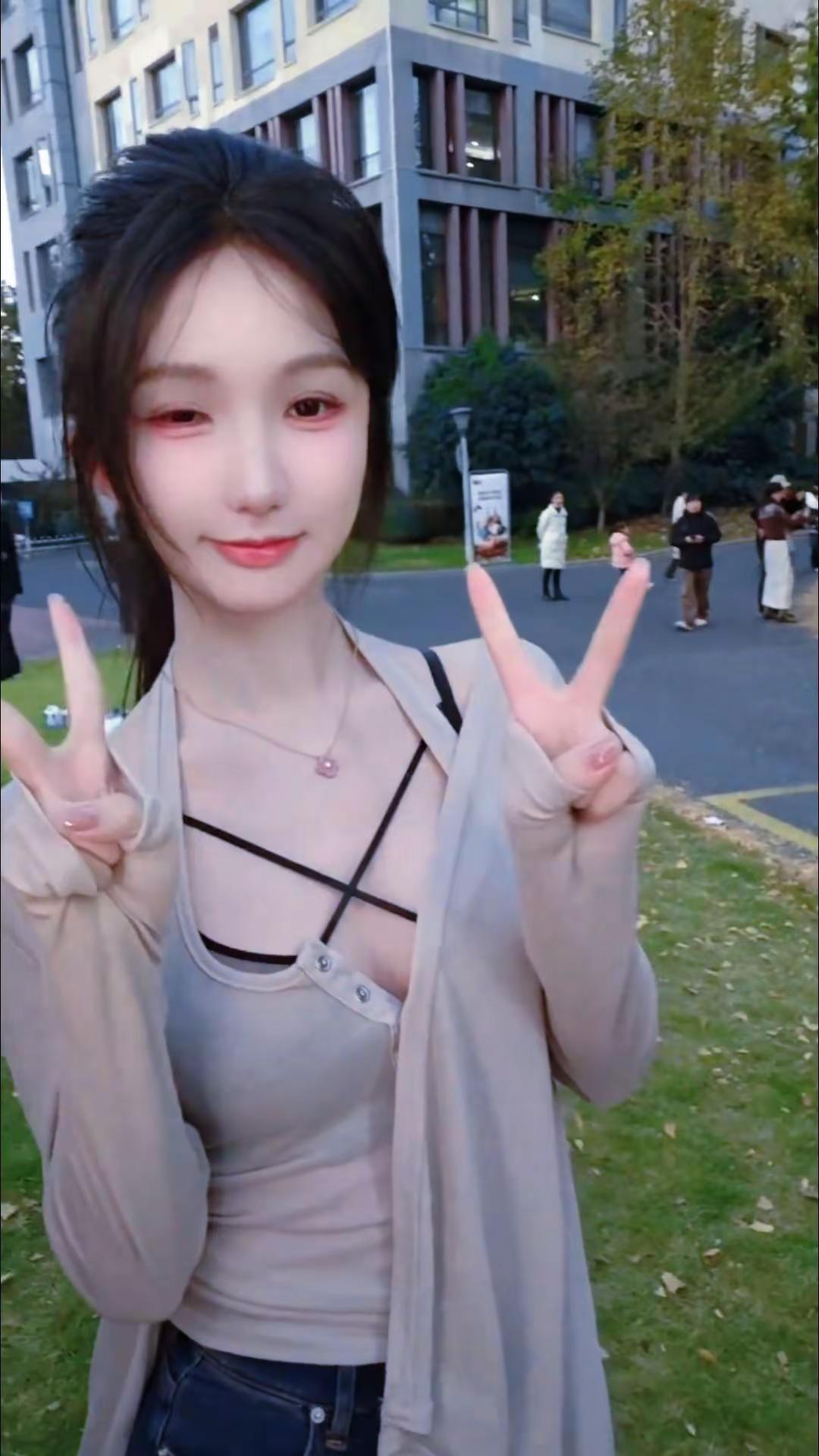 等等 先不要划走  ootd  清纯甜美  是你的理想女朋友吗  糟糕是心动的感