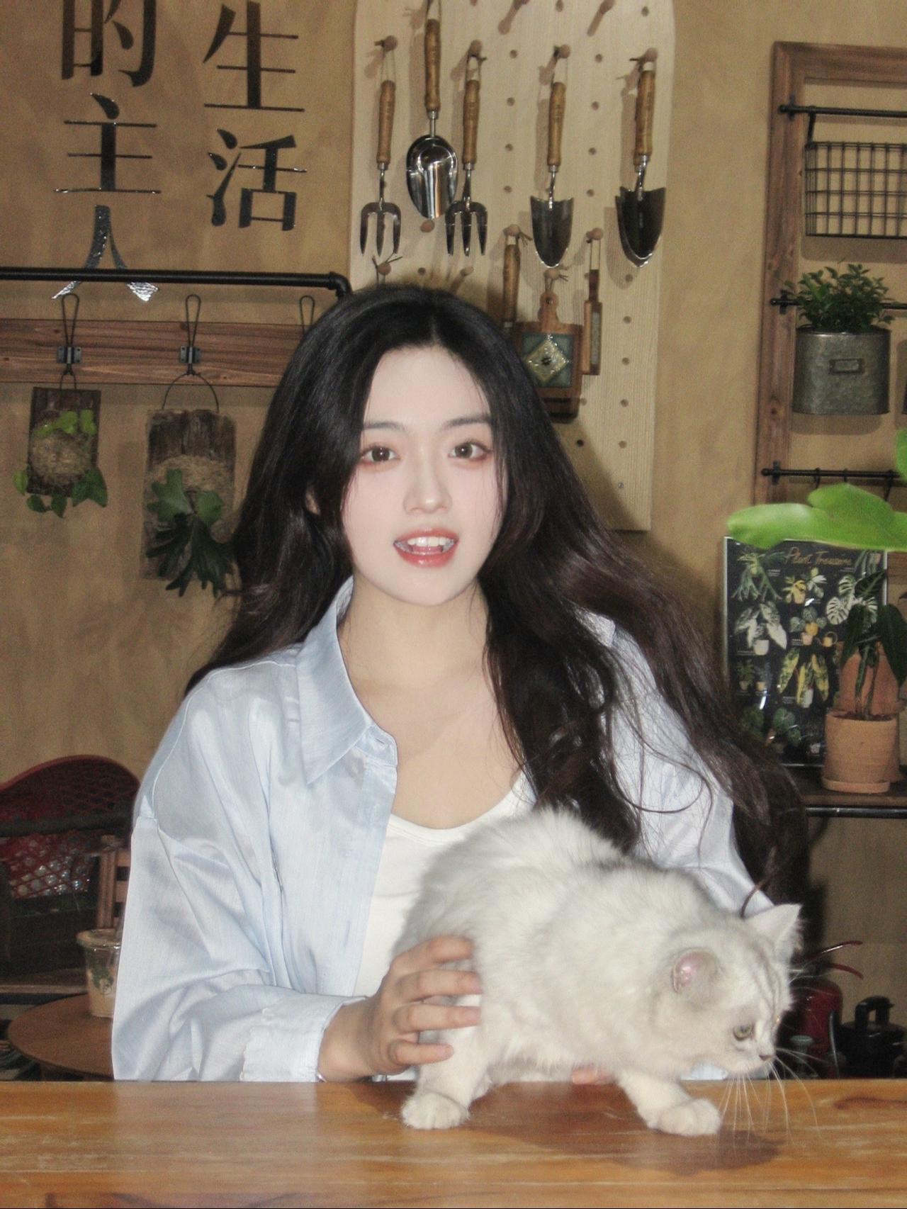 “第一天 在玻璃窗上出现你的笑脸”#巨蟹座 #圆脸 #ccd