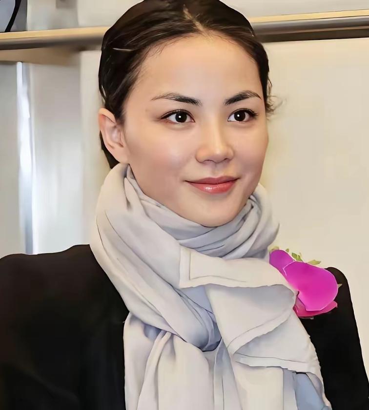 狂人李敖当年公开痛批天后王菲，不仅直言听不懂她的歌，更刻薄评价其高冷背后“肚子里