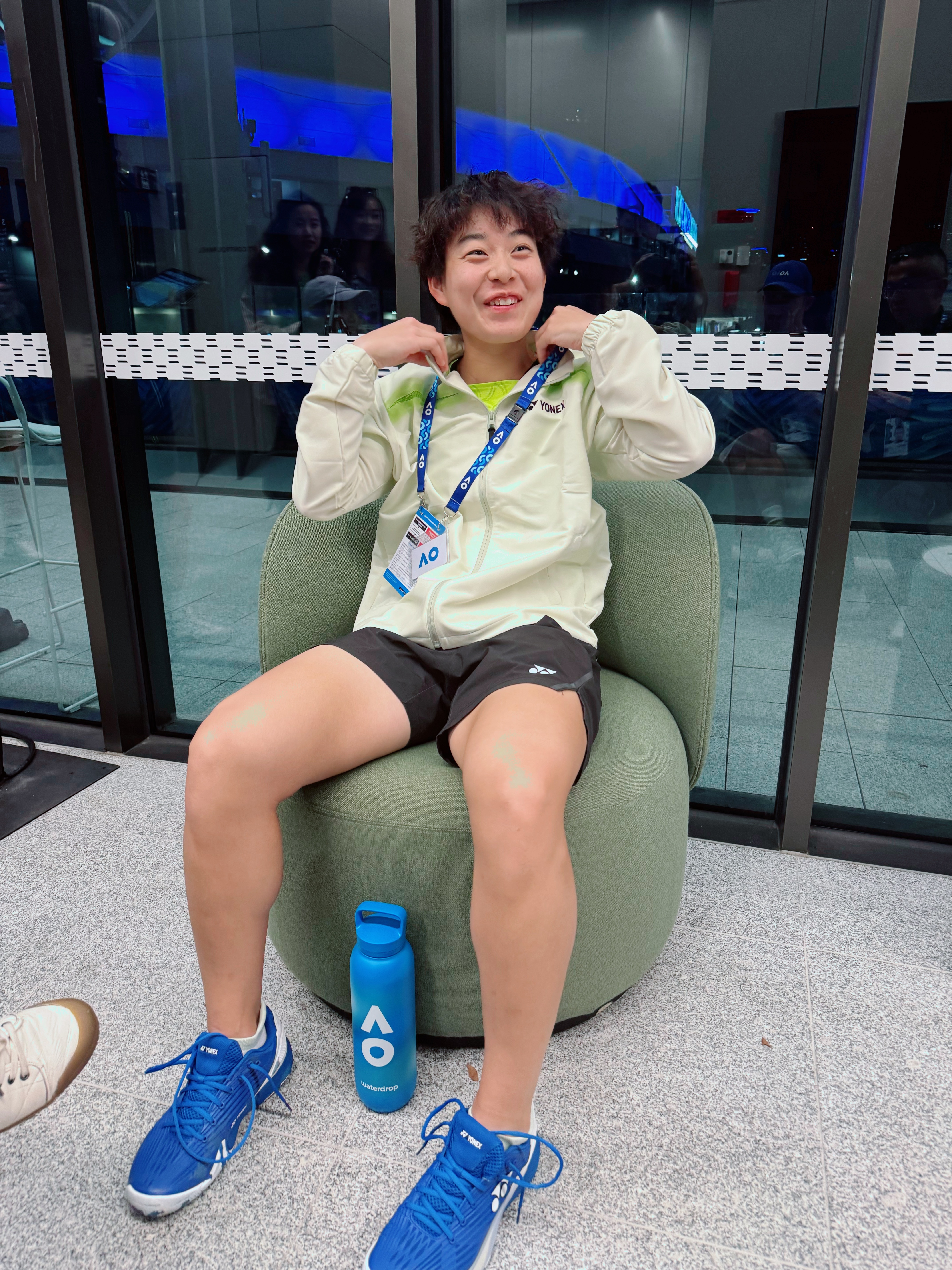 23:30的采访，但等待的心情相当愉悦！正赛第一天，就有中国球员获胜，还是这两年