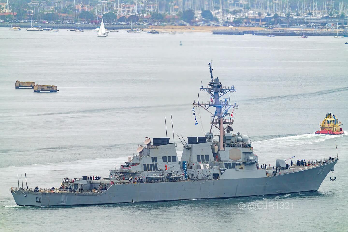 约翰保罗琼斯号USS John Paul Jones (DDG 53)驶离圣迭戈
