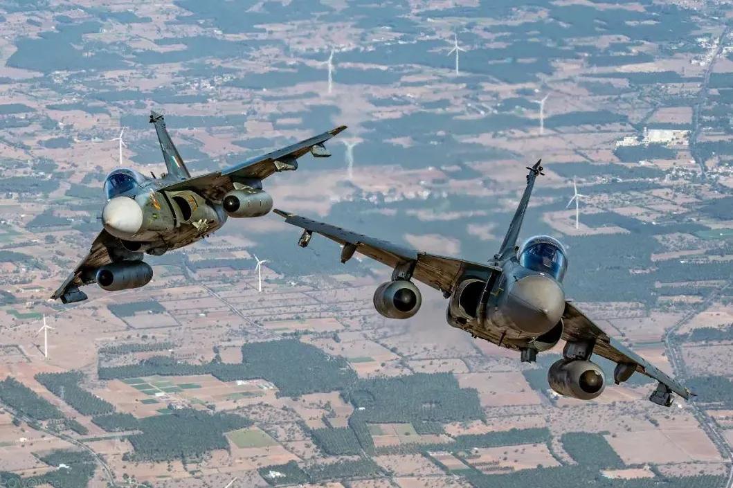 阿根廷放弃购买印度“光辉”战机。阿根廷访问印度后并没有采购印度本国生产的“光辉”