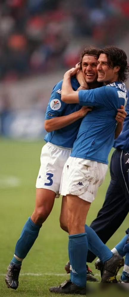 意大利足球根本不是现在才完蛋的，2006年柏林捧杯那一刻，它的棺材板就已经钉死了