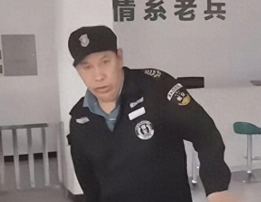 今天我要讲这个事，真的是又让人气愤，又让人寒心！
周先生是一名退役军人，他之前因