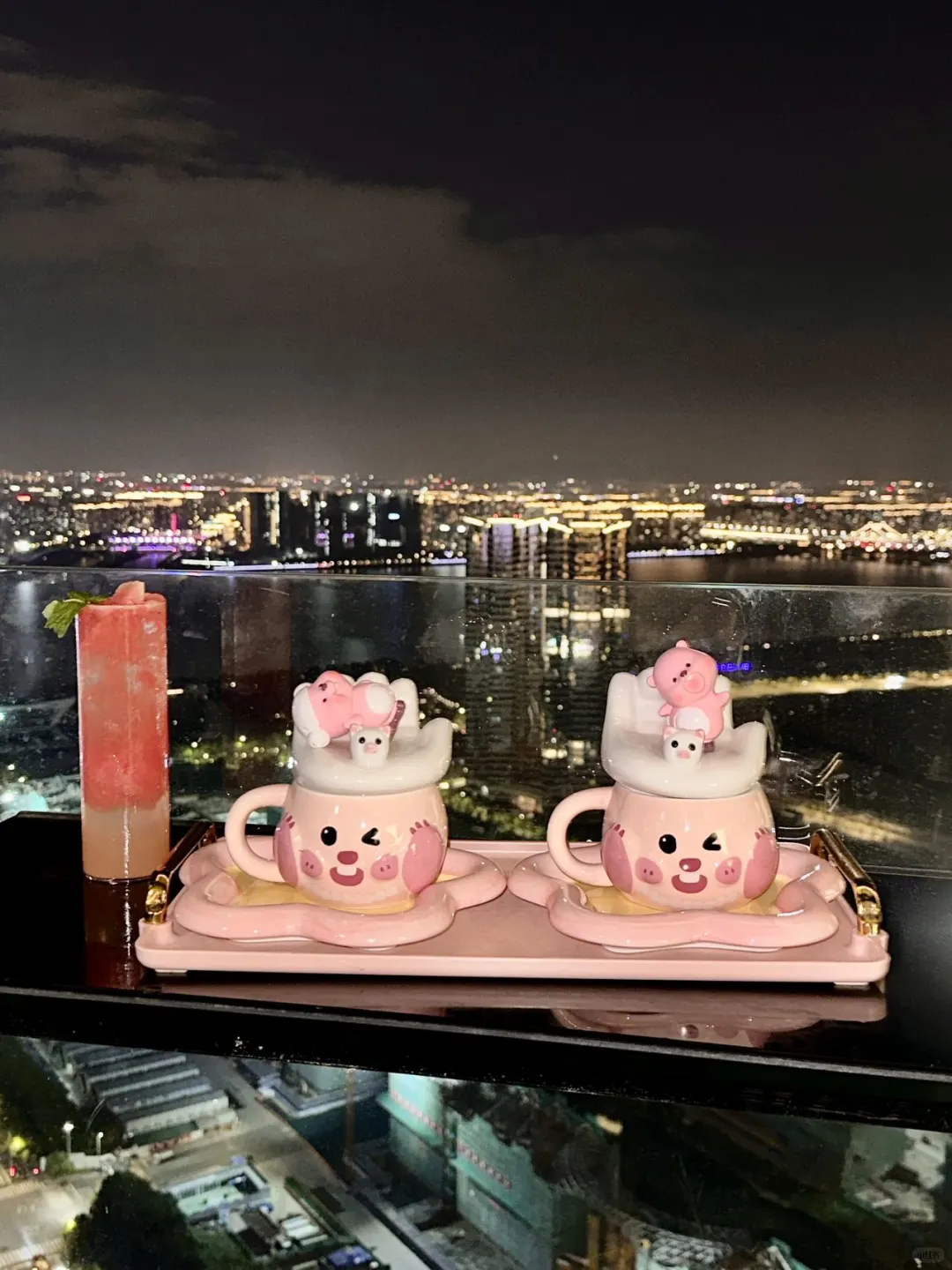 杭州！37楼高空的漂亮酒！！