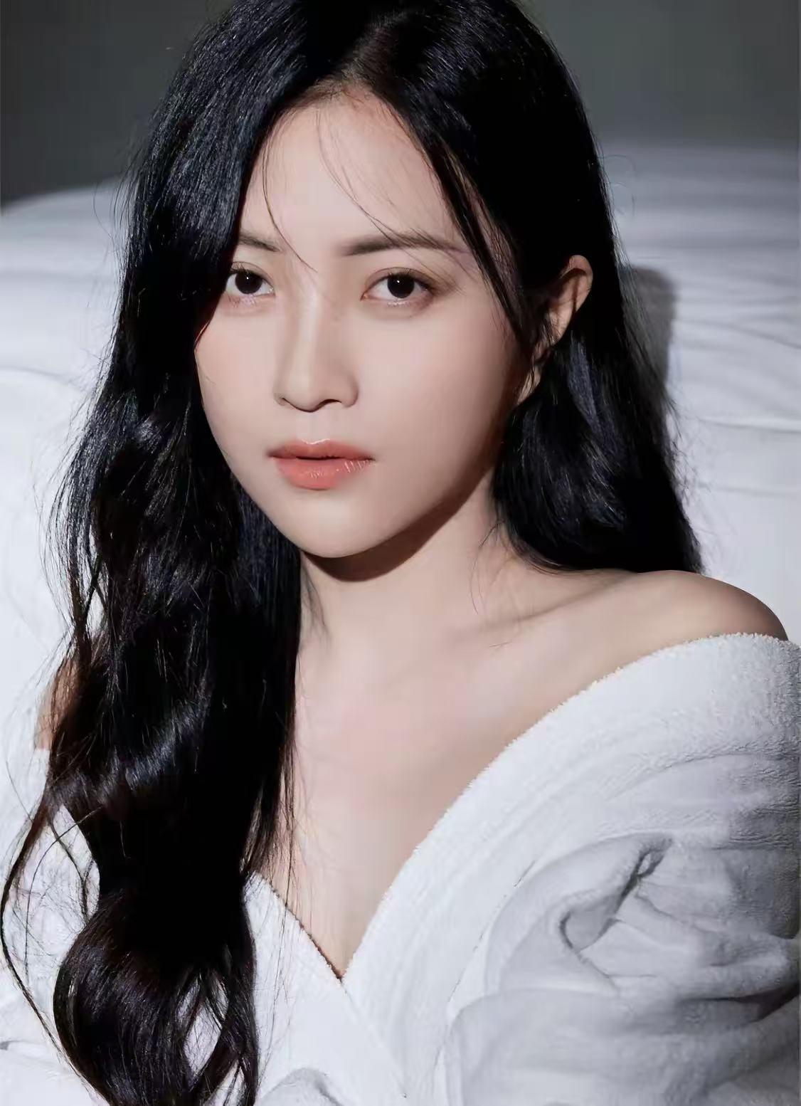我有预感，
包文婧是女明星里，
唯一一个老公传出绯闻，但其他人一点都同情不起来的