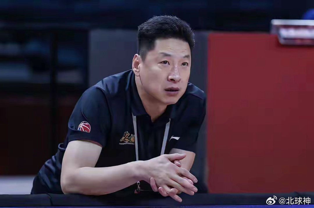 李春江发声：要打出属于中国篮球的应有元素经历亚运会的接连失利之后，名帅李春江直言