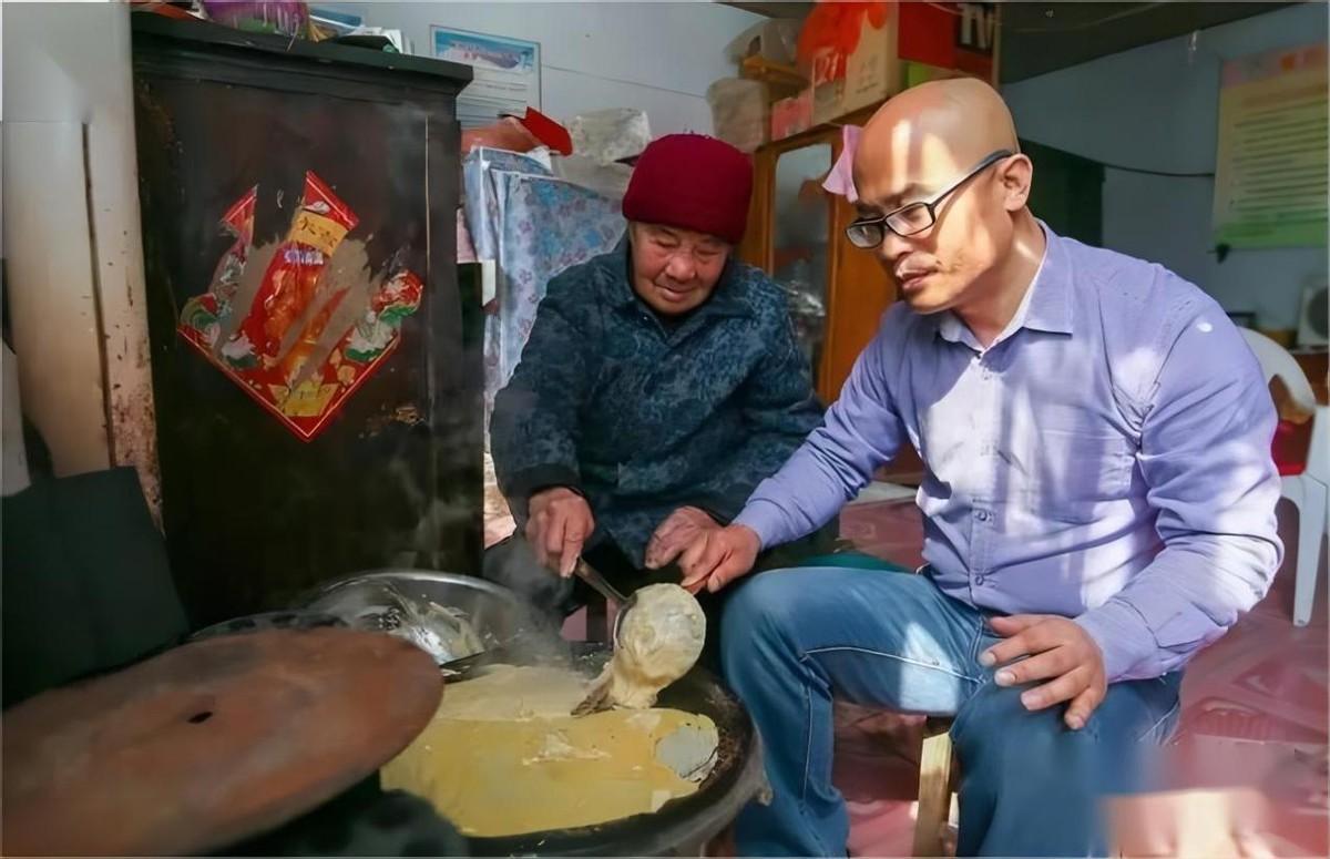 2001年，山东省一个考上了北京公务员的文科状元，毅然决然向领导递交了辞呈，准备