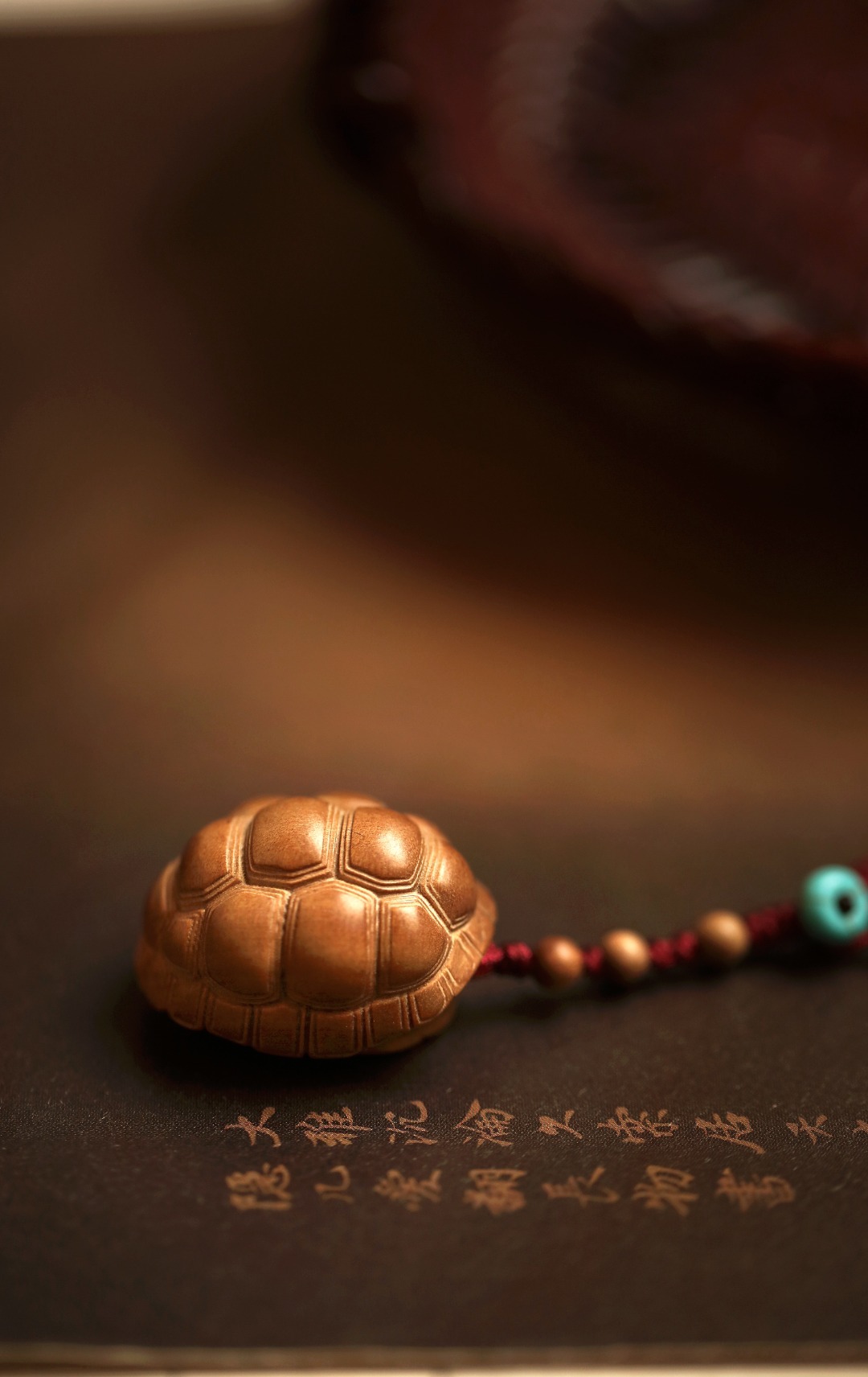 老山檀香 | 富甲天下 挂件取材老山檀老料，奶香味纯正，写实雕刻，富甲天下，寓意