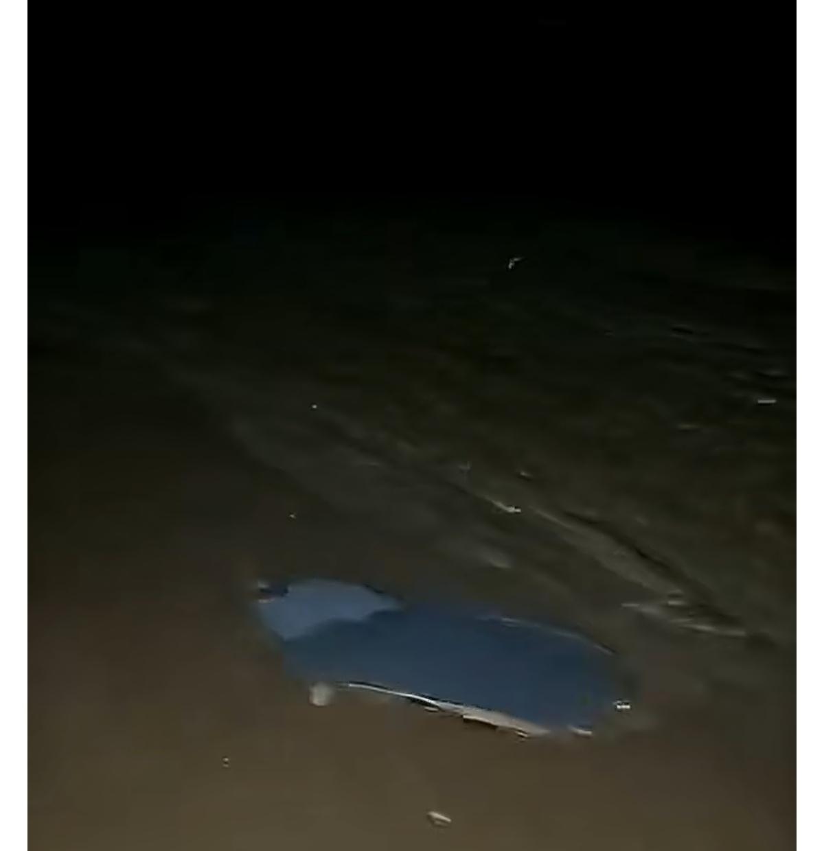 昨晚伊朗人在格什姆岛击落了一架美军无人机。