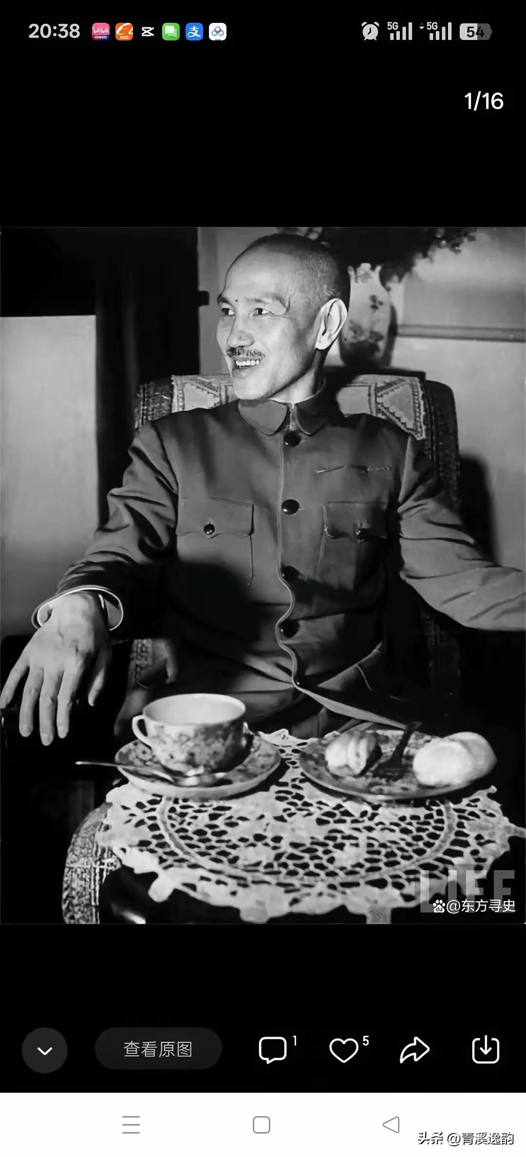 蒋介石逃到台湾，像个输红眼的赌徒，在抗美援朝期间，竟然做美国人的帮凶，还劫持志愿