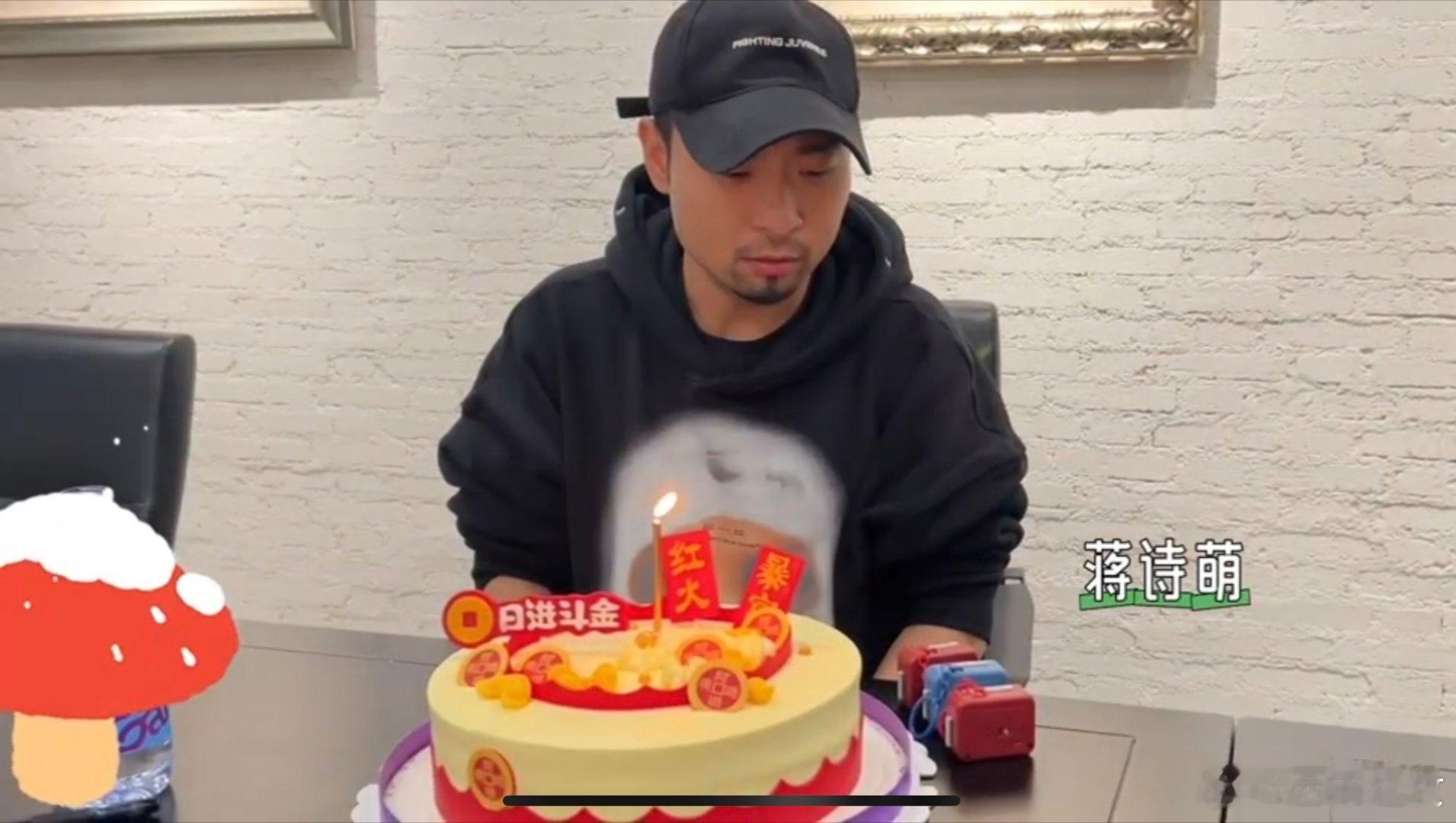 宋木子朋友圈的多样性  宋木子生日，好友圈真丰富！演员歌手喜剧人全都有，多才多艺