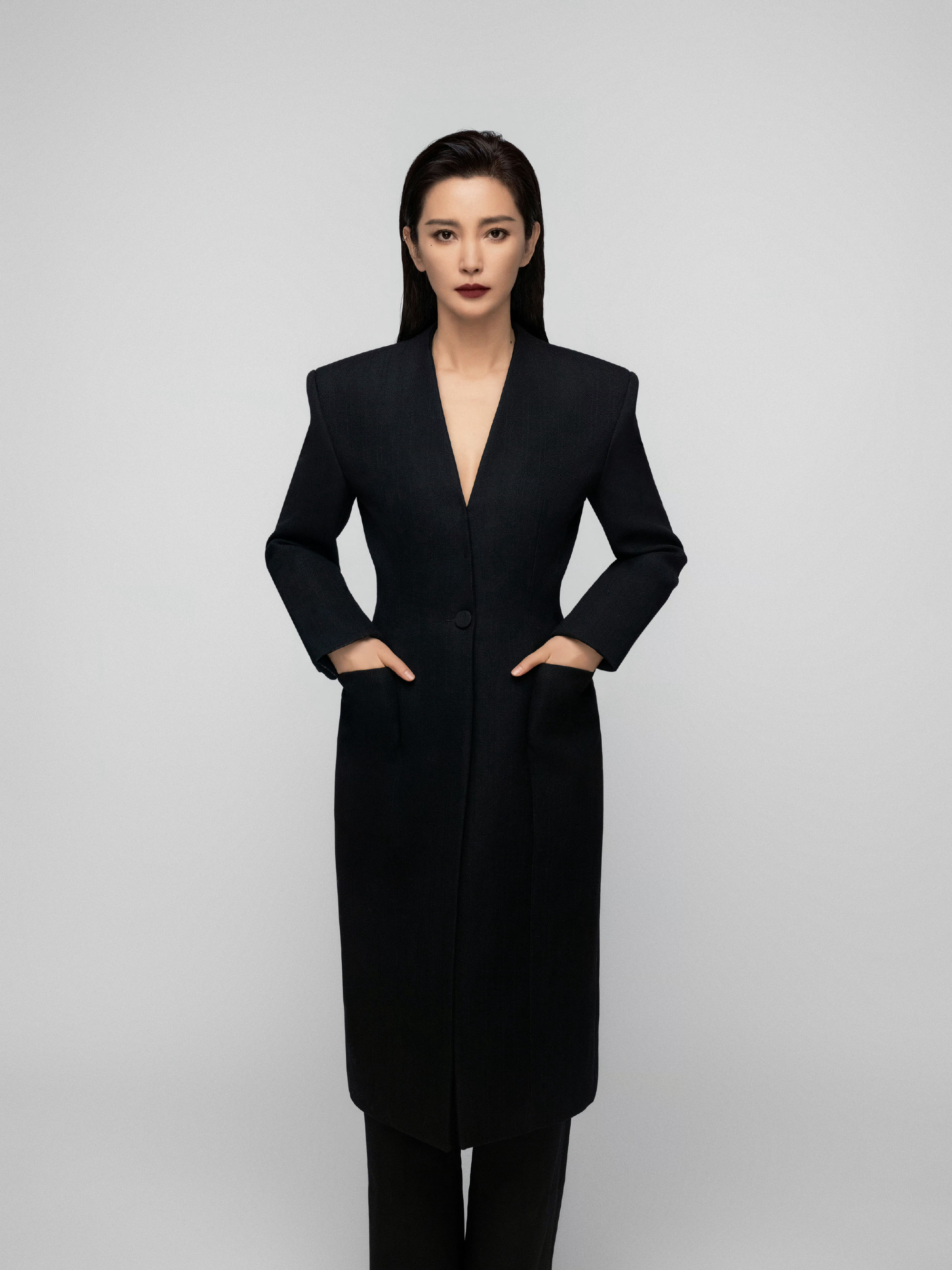 GIVENCHY 正式官宣李冰冰成为品牌代言人，恭喜！手握金马影后、百花影后和华