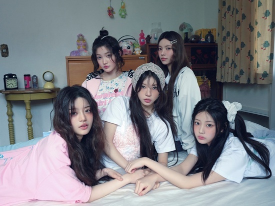 【sportnews】[ILLIT正持续展现“新世代潮流ICON”的影响力]据H