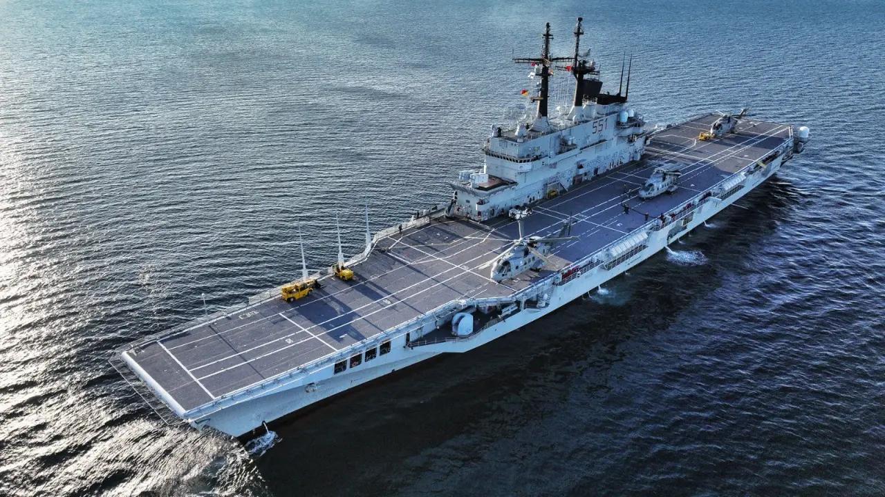 印尼零元购航母到了，但距离能打仗还差得远。

9月17日，意大利海军前旗舰“朱塞