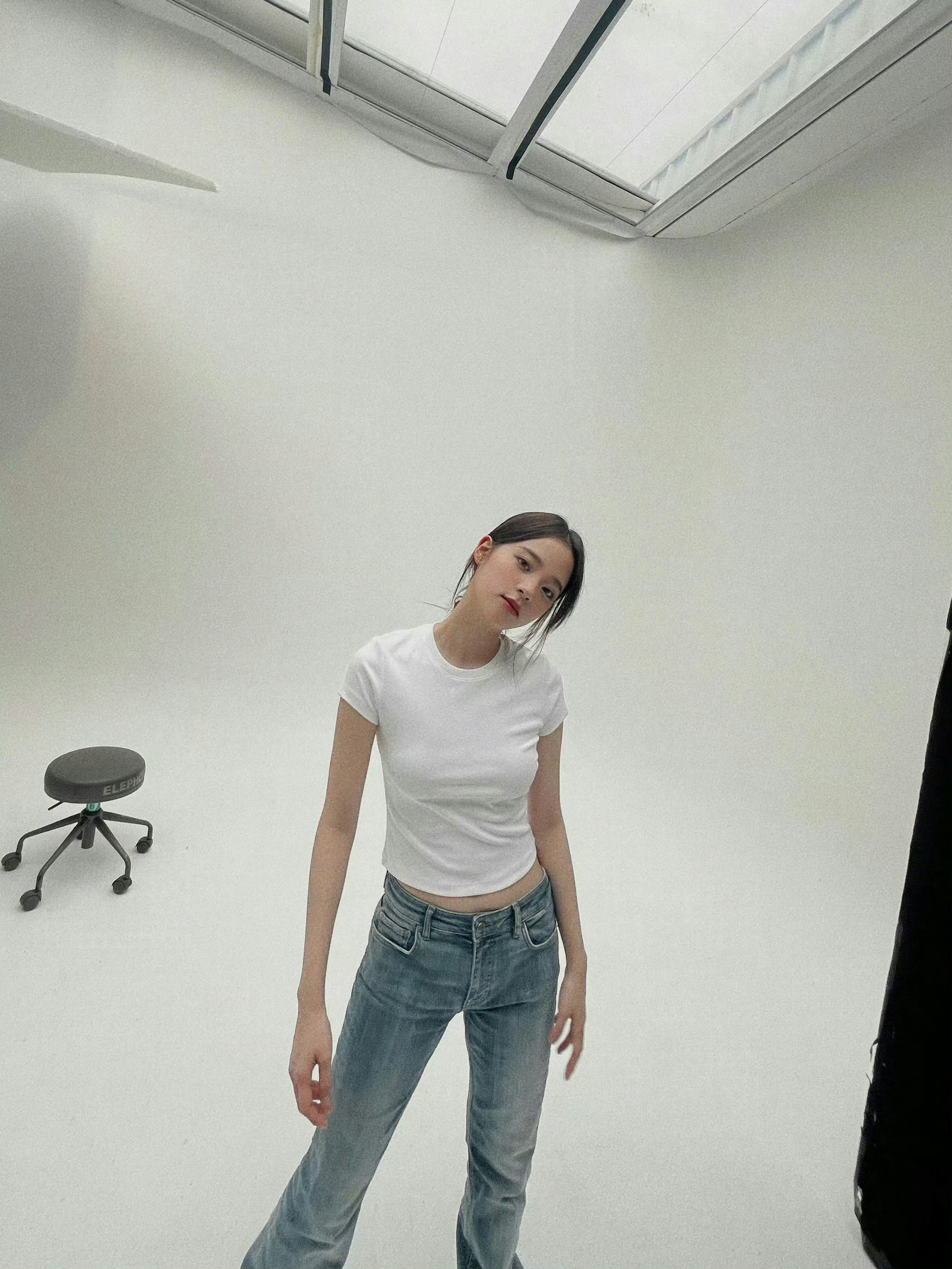 欧阳娜娜小吊带很有女人味很性感
