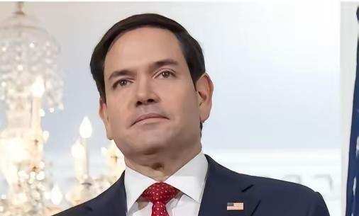 美国媒体喊话了！来自纽约时报1月20日的消息说，尽管中国依然是世界上最大的石油进