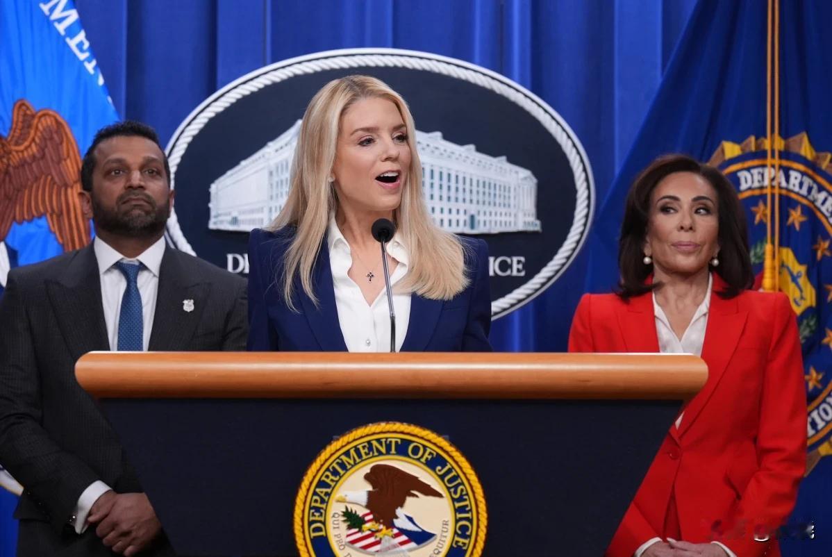 众议院民主党人质疑邦迪对爱泼斯坦档案的处理

众议院监督委员会的民主党议员向司法