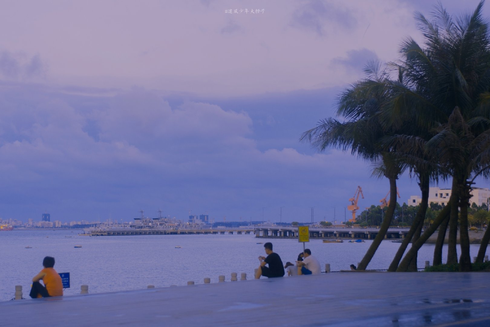 一个人不容易动怒，说明他手里的王牌比较多。相反，如果一个人动不动就发脾气，说明他