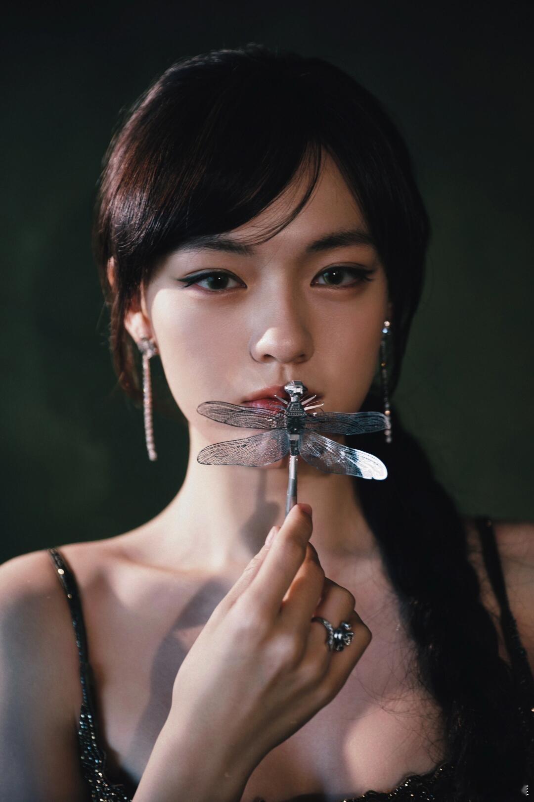 谁懂文淇眼神的杀伤力 文淇的眼神里藏着陈朵的全部故事，那是一种被命运摆布后的空洞