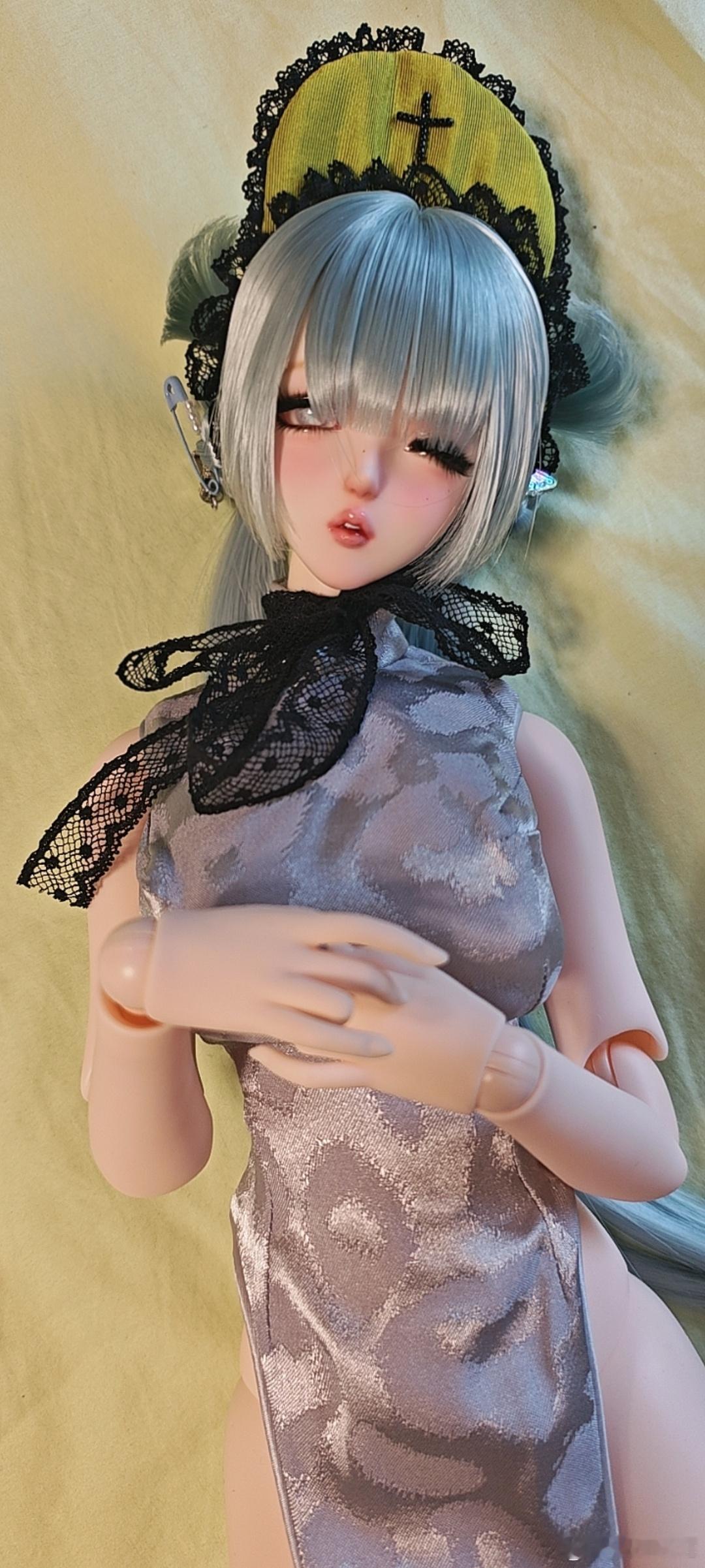 给二号机穿衣服太累了但是好好看啊…… 